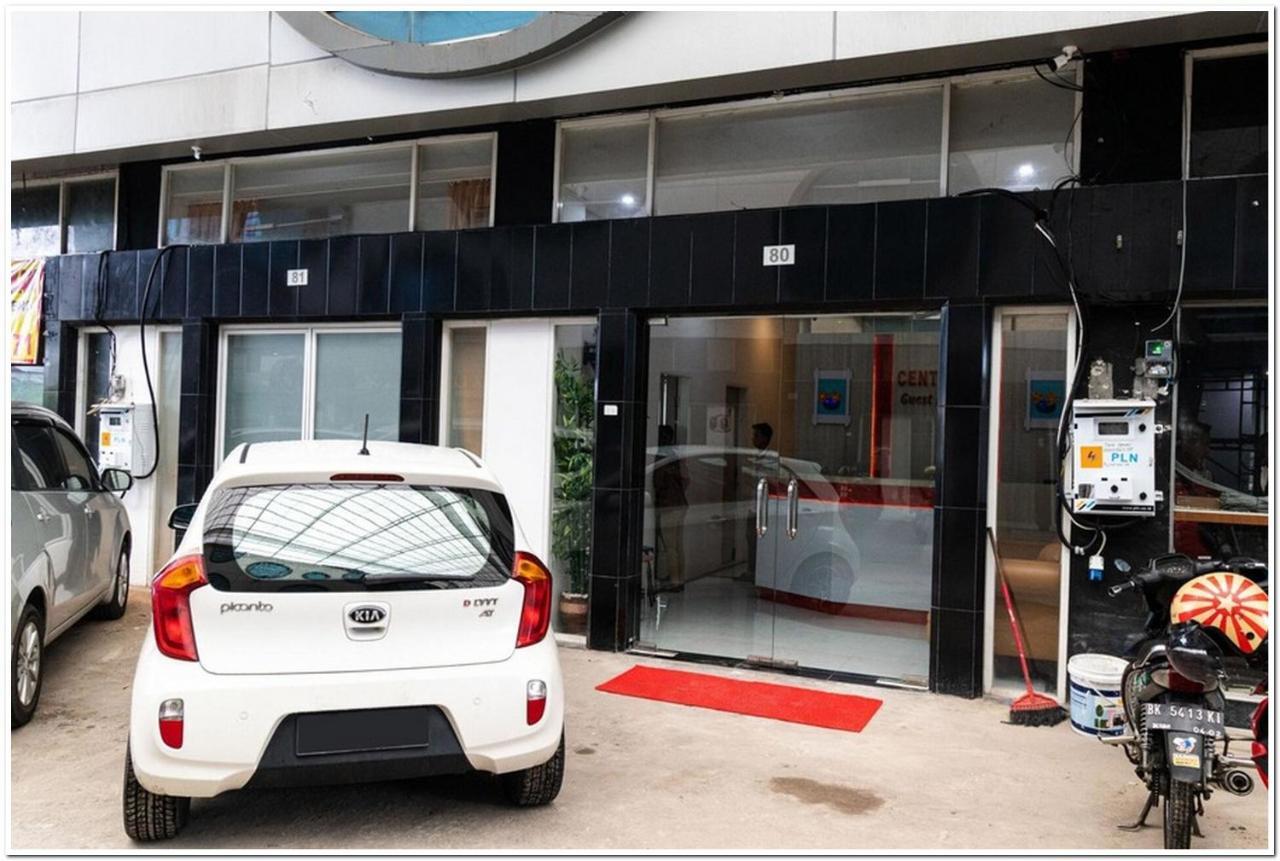 Reddoorz Plus @ Centrium Katamso ميدان المظهر الخارجي الصورة