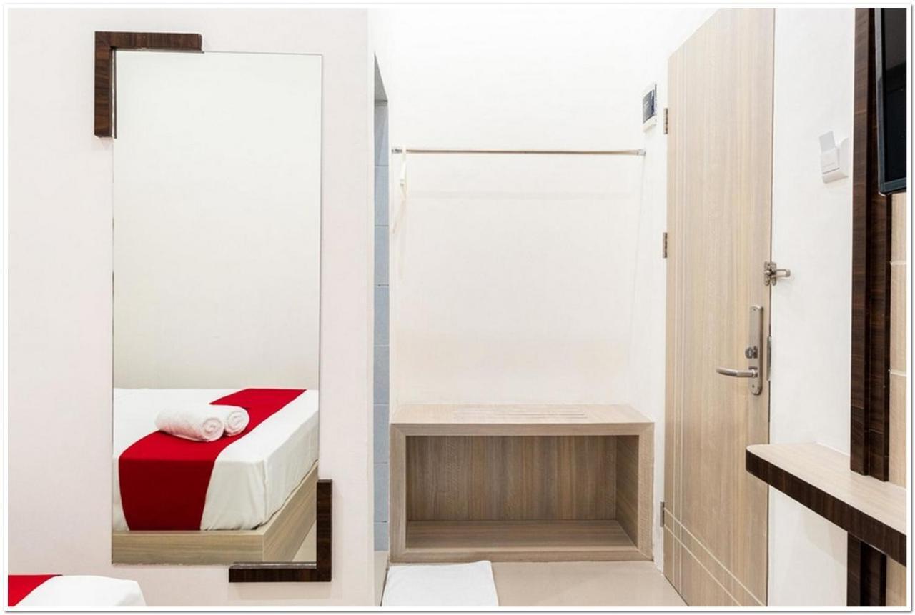 Reddoorz Plus @ Centrium Katamso ميدان المظهر الخارجي الصورة